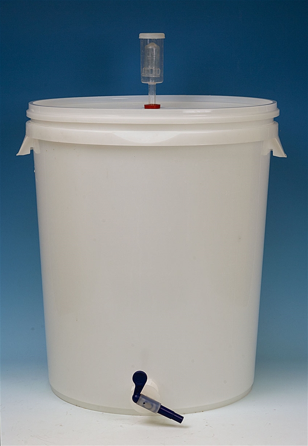 7.9 Gallon Fermenting Bucket With Lid & Airlock