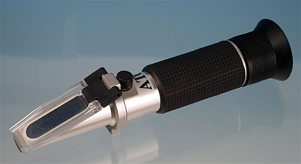  Dual Scale Refractometer With ATC